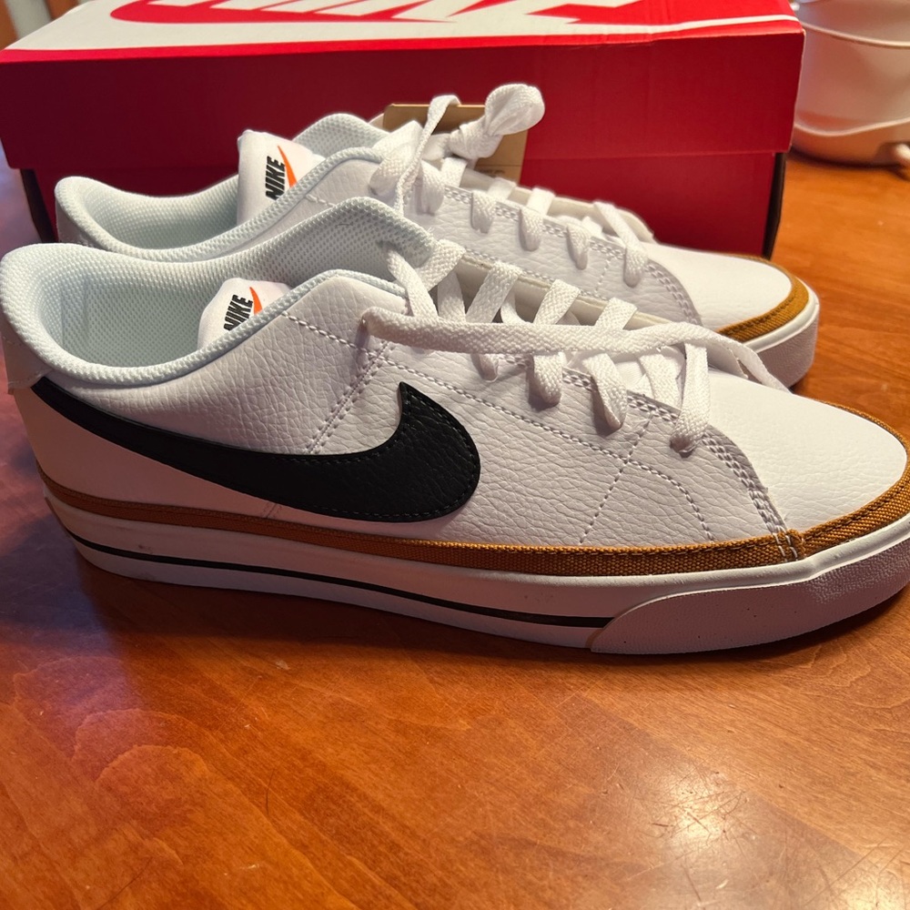 Nike Court Legacy NN NEW WITH TAGS Size 9